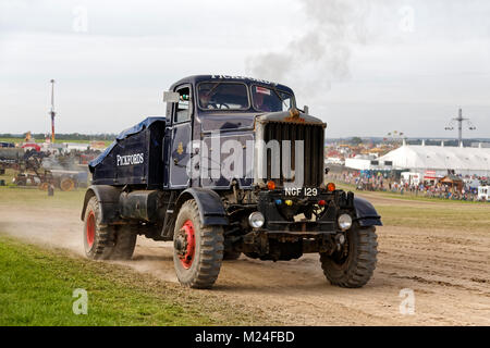 Ein 1952 Pickfords Scammell Bergsteiger, NGF 129, 2017 Great Dorset Steam Fair, Tarrant Hinton, Blandford, Dorset, Großbritannien. Stockfoto