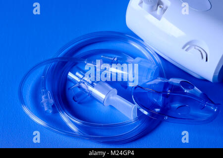 Medizinische Zerstäuber für die Behandlung von Bronchitis. Kamera gege Stockfoto