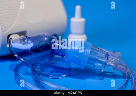 Medizinische Zerstäuber für die Behandlung von Bronchitis. Kamera gege Stockfoto