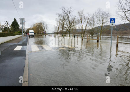 Vernon, Frankreich - 4. Februar 2018: Fluss Seine überschwemmungen Strassen in Vernon, Frankreich, 2018 Stockfoto