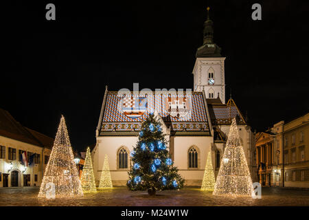 St. Mark's Square, geschmückt mit Weihnachtsbäumen, Zagreb, Kroatien Stockfoto