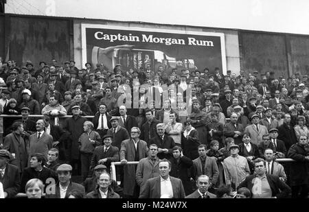 Millwall Football Club Fans am alten Graben 1967 Stockfoto