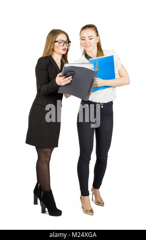 Beauty blond Geschäftsfrauen holding Dokumente und Interaktion. Konzept der Teamarbeit. Stockfoto