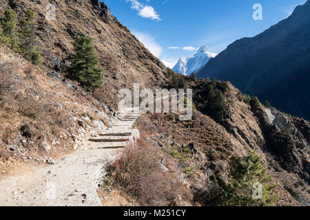 Ama Dablam Berg auf Everest Base Camp / drei Pässe trek, Nepal gesehen Stockfoto