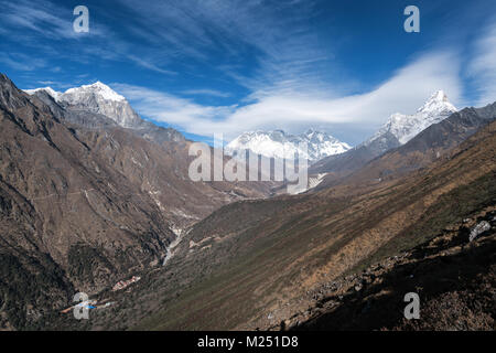 Nuptse, Everest und Lhotse von Tengboche, Nepal gesehen Stockfoto