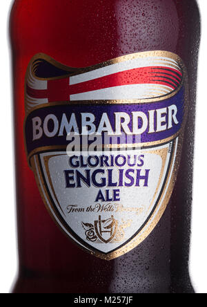 LONDON, UK - Februar 02, 2018: Etikett der Bombardier glorreichen Englisch Ale Bier auf weißem Hintergrund. Stockfoto