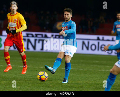 Benevento, Italien. 4. Februar, 2018. Trocknet Mertens während der italienischen Serie A Fußball Spiel, zwischen Benevento und Neapel an der Vigorito Stadion in Benevento Italien, Februar 04, 2018 Credit: agnfoto/Alamy leben Nachrichten Stockfoto