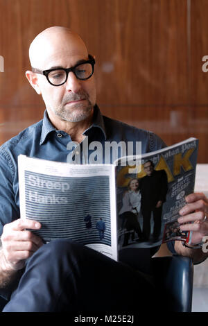 Rom, Italien. 5. Februar, 2018. Stanley Tucci Roma 05/02/2018. Photocall del Film "Final Portrait - L'arte di essere Amici". Rom, am 5. Februar 2018. Der Schauspieler und Filmregisseur Stanley Tucci posiert für die Fotografen beim Fotoshooting für den Film "Final Portrait "Foto Samantha Zucchi Insidefoto Credit: insidefoto Srl/Alamy leben Nachrichten Stockfoto