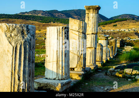 Antiken Säulen in Hierapolis, Pamukkale, Türkei Stockfoto