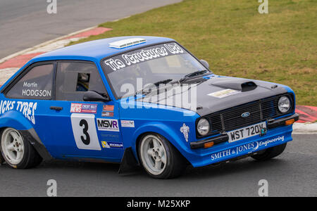 Ford Escort MKII mit Fahrer Martin Hodgson und Co - Treiber Tony Jones in der Motorsport News Stromkreis Rally Championship, Snetterton, Norfolk, Großbritannien. Stockfoto