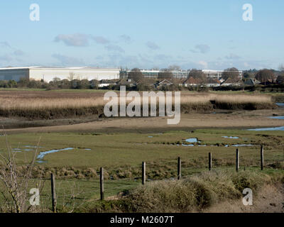 Untere Test Estuary, Southampton, Hampshire. Bereich der Küsten- und feuchtlebensräumen Eine Gezeiten- Mündung. Großbritannien Stockfoto