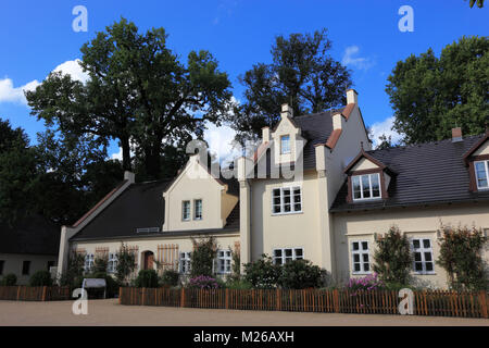 Beamte Wohn haus in das Schloss im Stil der Normannischen Gotik Vorwerk 1850/51, Bad Muskau, Landkreis Görlitz, Sachsen, Deutschland, Beamten gebaut Stockfoto