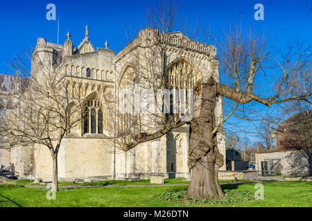 East Side von Winchester Cathedral Februar 2018, Winchester, Hampshire, England, Großbritannien Stockfoto