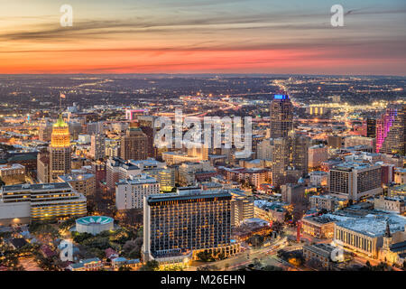 San Antonio, Texas, USA Downtown Skyline der Stadt in der Dämmerung. Stockfoto