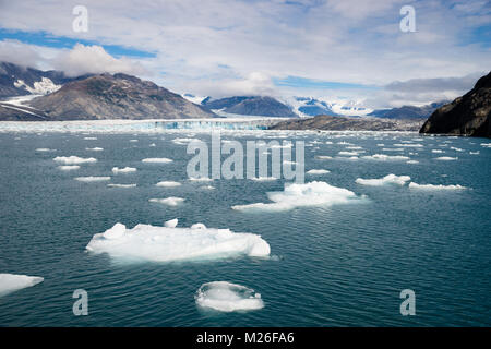 Horizontale Zusammensetzung Eis und Schnee Kenai Fjords Berge, Schnee, Wasser, Meer und Gletscher Flow Stockfoto