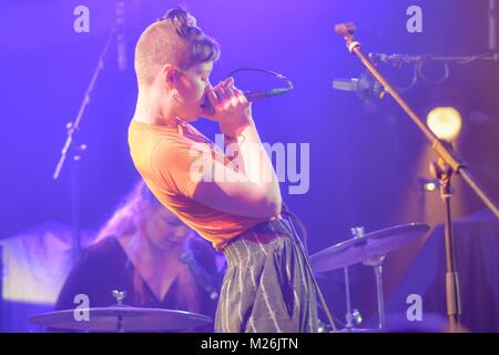 Rosa Knick spielen Liverpool Musik Woche an unsichtbaren Wind Factory - November 2017 Stockfoto