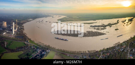 Rhein Hochwasser auf stillgelegten Kraftwerk, voerder Rheinbogen bei Götterswickerhamm, Rhein Hochwasser zwischen Duisburg, Dinslaken und Voerde im Norden Rhine-Westpha Stockfoto