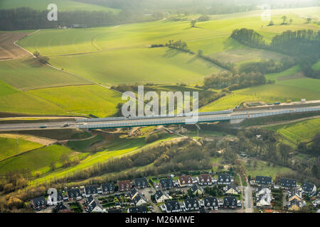 Ausbau der Autobahn A44, A44 Brücke Hülsenbecker Straße südlich von Heiligenhaus im Ruhrgebiet in Nordrhein-Westfalen. Autobahnbau o Stockfoto