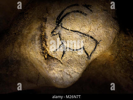 Vallon-Pont-d'Arc (Südostfrankreich): Caverne du Pont-d'Arc, Nachbildung der Chauvet-Höhle, eingetragen als UNESCO-Weltkulturerbe. Es sammelt sich Stockfoto