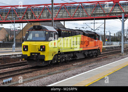 Colas Rail Freight Class 70 Diesel Lokomotive im Bahnhof Cambridge, England, Großbritannien Stockfoto