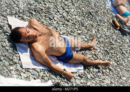 SOCHI, Russland - 27. AUGUST 2017: Die zentrale City Beach ist ein sonnigen Tag im August Stockfoto