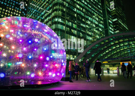 Sonic, leichte Noppen Winter durch ENESS im Winter Lights Festival in Canary Wharf, London, Großbritannien Stockfoto