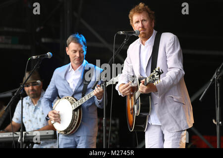 Cornbury Music Festival - Tolle Tew 2017 - Polizei Hund Hogan - auf der Bühne (Foto: Andy Trevaskis) Stockfoto