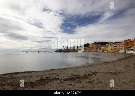 Einen schönen Blick auf die Bucht der Stille", La Baia del Silenzio, Sestri Levante, Genua, Italien während der Wintersaison Stockfoto