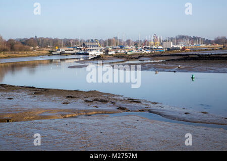 Hausboote auf dem Fluss Deben, Melton, in der Nähe von Woodbridge, Suffolk, England, Großbritannien Stockfoto