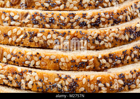 Brot mit Sesam und Mohn Stockfoto