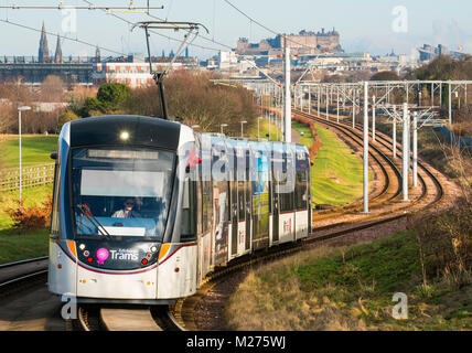 Blick auf Edinburgh Tram verbinden Edinburgh Airport mit der Innenstadt, Schottland, Vereinigtes Königreich Stockfoto