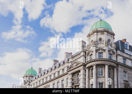 LONDON, GROSSBRITANNIEN, 16. August 2014: schöne Architektur in London Cty Centre Stockfoto