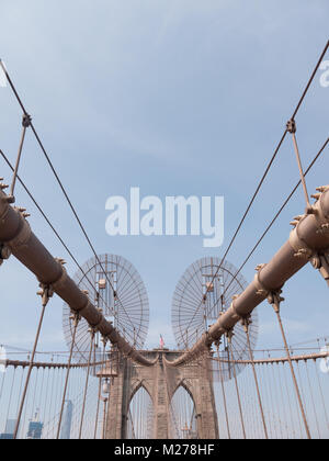 Strukturelle Einzelheiten über die Brooklyn Bridge, New York. Stockfoto