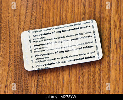 Atorvastatin 10 mg 28 Filmtabletten. Milpharm begrenzt. Aurobindo Pharma (Malta) begrenzt. Stockfoto