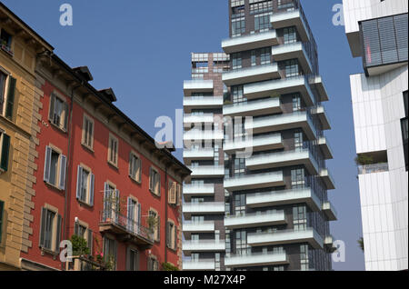 Alte und neue Wohngebäude in Mailand, Italien Stockfoto