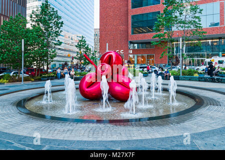 New York, USA - Juni 08, 2015: Red Balloon Flower von Jeff Koons bei 7 World Trade Center am 10. November 2013. Es ist eines von Koons' Signatur hoch Pol Stockfoto