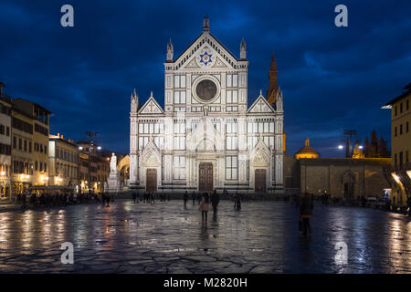 Kirche Basilika Santa Croce in der Morgendämmerung, Piazza Santa Croce, Florenz, Toskana, Italien Stockfoto