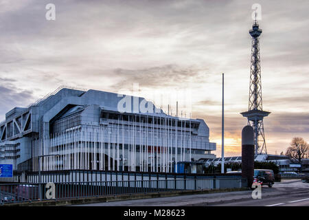 Berlin-Westend. Die Internationales Congress Centrum ICC. Moderne High-Tech-moderne Gebäude und der Funkturm. Stockfoto