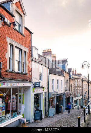 Unabhängige Einzelhandelsgeschäfte auf Catherine Hill, Frome, Somerset, England Stockfoto