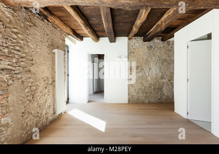 Schönes, modernes Loft, leeren Raum mit Steinmauern Stockfoto