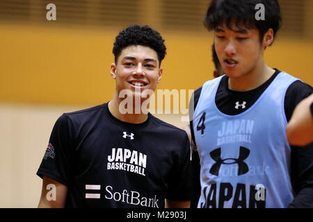 Ajinomoto National Training Center, Tokyo, Japan. 6 Feb, 2018. (L - R) Chikara Tanaka, Tenketsu Harimoto (JPN), 6. Februar 2018 - Basketball: Herren Japan National Team Training Camp an Ajinomoto National Training Center, Tokyo, Japan. Credit: Naoki Nishimura/LBA/Alamy leben Nachrichten Stockfoto