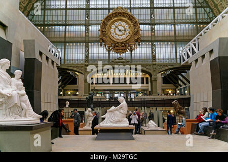 Das Musée d'Orsay in Paris, 19. Jahrhundert, die sich der Kunst widmen, ist in einem ehemaligen Bahnhof untergebracht. Jan. 10, 2018 Stockfoto