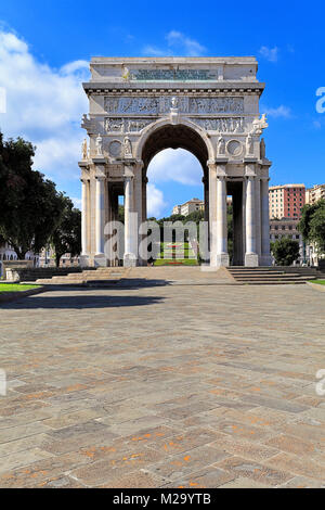 Genua, Ligurien/Italien - 2011/12/06: Bogen der Sieg auf dem Platz des Sieges Stockfoto