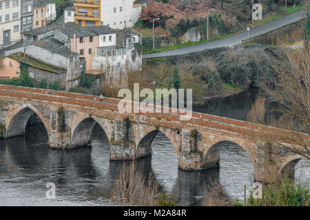 Römische Brücke über den Fluss Miño in der Stadt Lugo, Galizien, Spanien, Europa Stockfoto