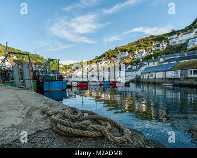 POLPERRO, CORNWALL - 07. JUNI 2009: Blick auf den Hafen Stockfoto