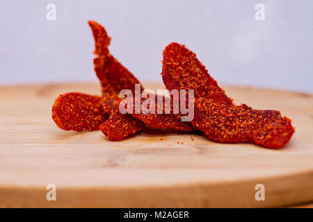 Chili Mangos schmecken köstlich und sind eine traditionelle mexikanische süßen und pikanten Snack Stockfoto