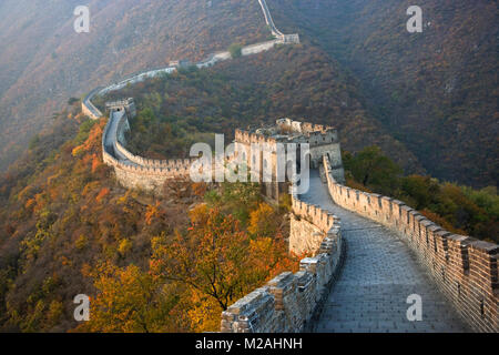 China. Mutianyu, in der Nähe von Beijing. Die Große Mauer. UNESCO-Weltkulturerbe. Stockfoto