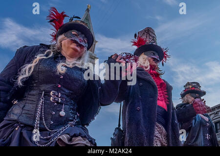 Venedig, Italien - 04. Februar: Elisa Costantini Teil findet in der Flug der Engel in Saint Mark's Square, am 4. Februar in Venedig, Italien 2018. Das Thema Stockfoto