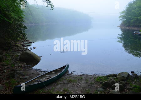 Eine misty Hot House Teich Rhode Island USA Stockfoto