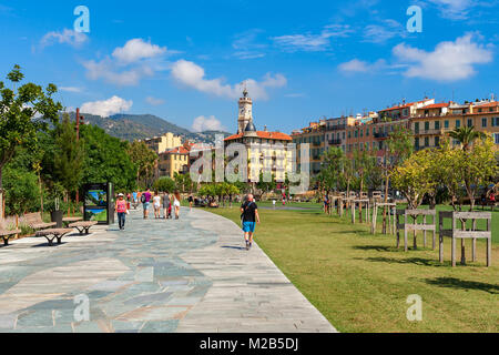 Ansicht der berühmten Promenade du Paillon in Nizza, Frankreich. Stockfoto